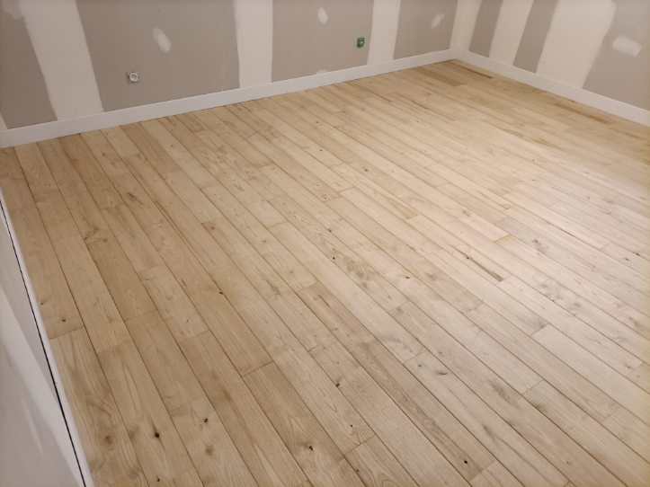 Carreleur dans les Pyrénées-Orientales : optez pour un carrelage imitation bois pour un effet chaleureux et moderne