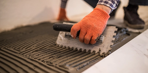 Pose de carrelage dans les Pyrénées-Orientales : l’expertise d’Alex Carrelage 66 pour un travail précis et durable